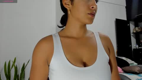 Snapshot of joyaoscura55 chatting on 23, 5, 2026 sofiaparker8 online show from 23, 5, 2026
