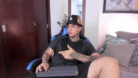 juan_alvarez18 online show from 16, 11, 2025