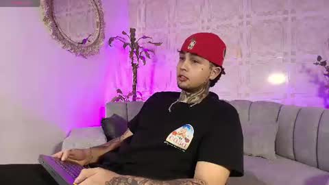 juan_alvarez18 online show from 16, 6, 2026