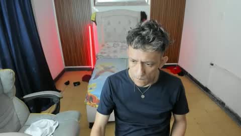 juan_and_luke online show from 23, 4, 2026
