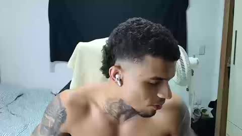 juan_gomez_1 online show from 19, 10, 2025