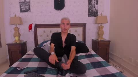 J U A N   L O V E R S online show from 3, 12, 2024