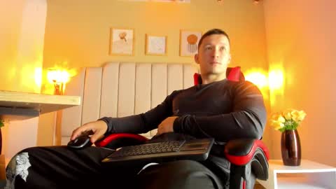 JUAN online show from 5, 12, 2025