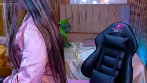Snapshot of juanita_tay chatting on 5, 6, 2026 JUANITA online show from 5, 6, 2026