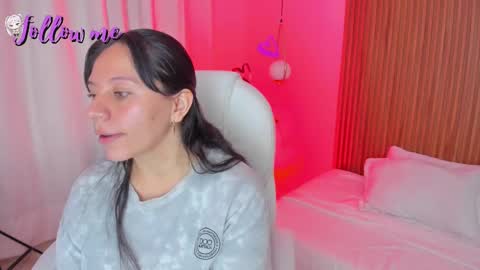 Juanita online show from 4, 3, 2025