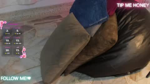 Snapshot of juanmiiss chatting on 12, 2, 2025 Juan Miguel online show from 12, 2, 2025