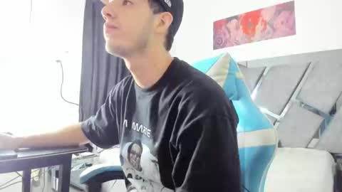 juannvalencia11 online show from 22, 4, 2026