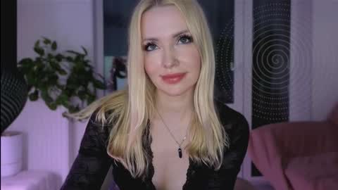 Snapshot of jugoddess chatting on 17, 12, 2025 Goddess Julia online show from 17, 12, 2025