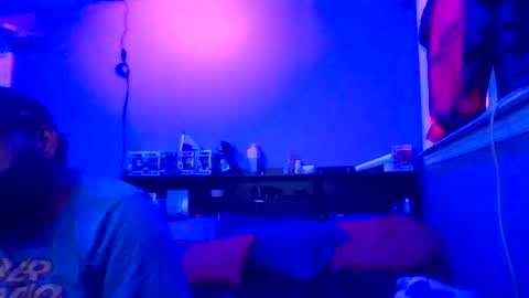 Juiceepawwg420 online show from 18, 6, 2026