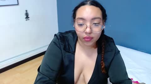 Snapshot of juicy_bignipples18 chatting on 14, 12, 2024 juicy_bignipples18 online show from 14, 12, 2024