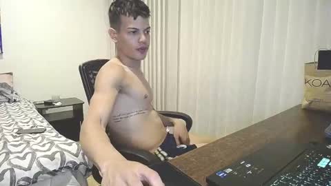 Snapshot of juicy_boy22 chatting on 7, 2, 2025 Miguel online show from 7, 2, 2025