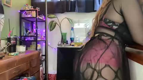 juicy_jussy online show from 15, 5, 2026