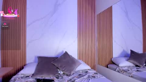 Juicy online show from 15, 9, 2025