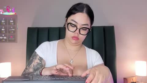 Juicy online show from 5, 2, 2026