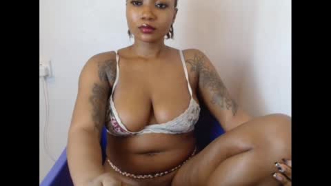 juicyxpink online show from 12, 3, 2025