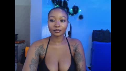 juicyxpink online show from 17, 12, 2025