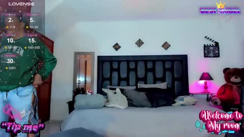 Jujubee online show from 1, 2, 2025