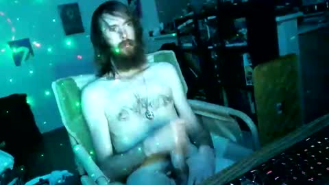 Snapshot of jukeb0x77 chatting on 19, 11, 2025 Juk3B0x77 online show from 19, 11, 2025