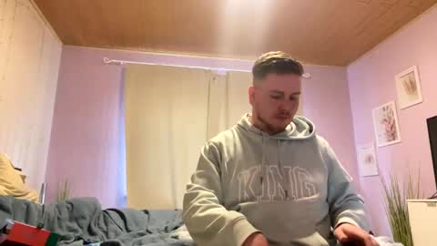 jules0612 online show from 20, 2, 2025