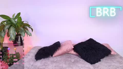 Jules and Gia online show from 18, 4, 2026