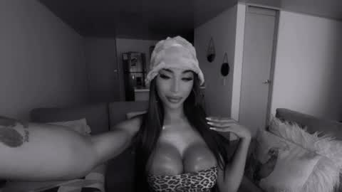 julessy online show from 5, 3, 2025