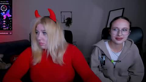 juli kisss online show from 10, 9, 2025