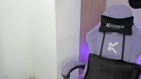 juli_santos_22 online show from 26, 2, 2025