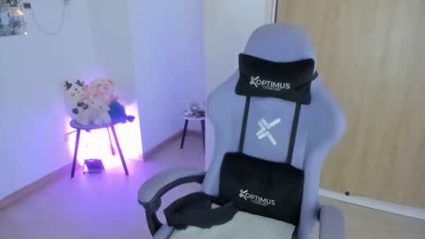 juli_santos_22 online show from 5, 10, 2025