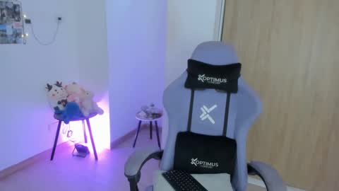 juli_santos_22 online show from 6, 10, 2025