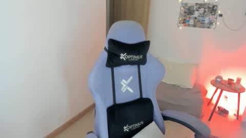 juli_santos_22 online show from 27, 11, 2025