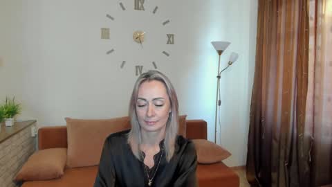 julia__cherry_ online show from 5, 1, 2025