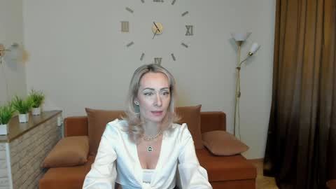 julia__cherry_ online show from 11, 1, 2025
