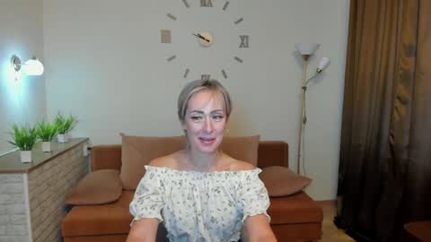 julia__cherry_ online show from 17, 1, 2025