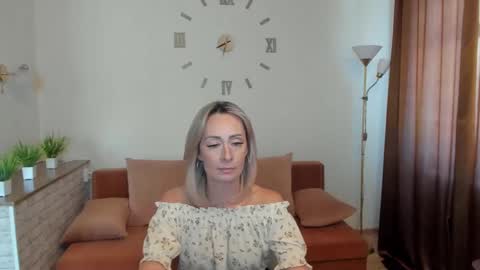 julia__cherry_ online show from 9, 2, 2025