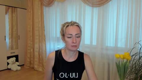 julia__cherry_ online show from 8, 3, 2025