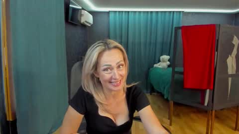 julia__cherry_ online show from 21, 9, 2025
