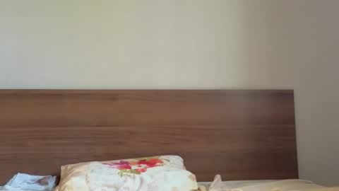 julia_giulia online show from 7, 10, 2025