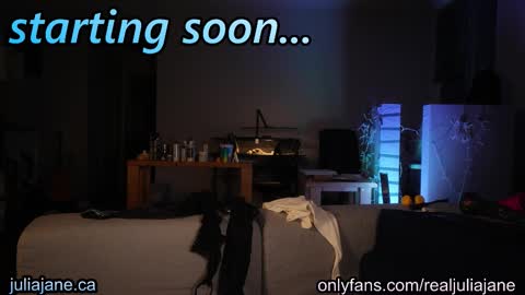 Julia Jane online show from 7, 2, 2026