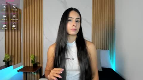 J U L IA   M A R T I N E Z online show from 8, 4, 2026