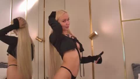Snapshot of juliahotty_ chatting on 24, 6, 2026 Julia online show from 24, 6, 2026