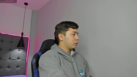 julian_smith21 online show from 4, 3, 2026