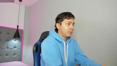 julian_smith21 online show from 13, 3, 2026