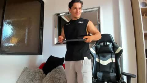 julian_wallace online show from 18, 4, 2026