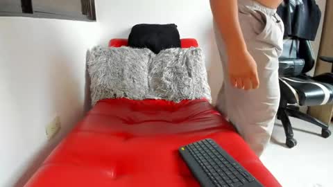 julian_wallace online show from 23, 4, 2026