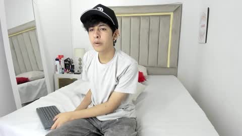 Snapshot of julian_xp chatting on 5, 1, 2026 Julian online show from 5, 1, 2026