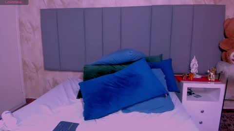 juli online show from 28, 2, 2025