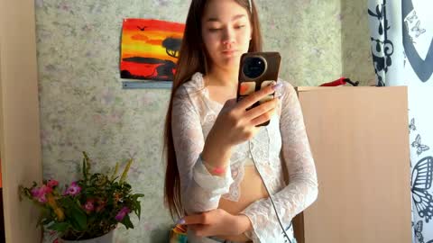 Snapshot of julianeaukamp chatting on 6, 4, 2026 Viola online show from 6, 4, 2026