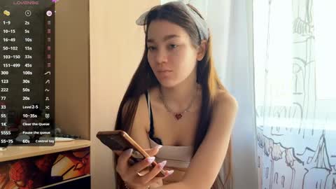 Snapshot of julianeaukamp chatting on 10, 4, 2026 Viola online show from 10, 4, 2026