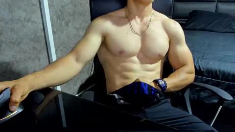 Julian online show from 21, 10, 2025