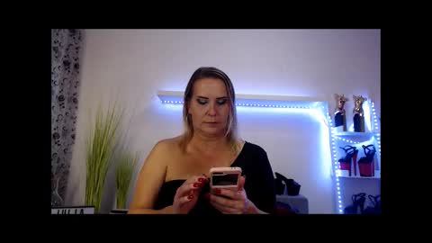 Snapshot of juliapink6 chatting on 17, 11, 2025 Julia online show from 17, 11, 2025